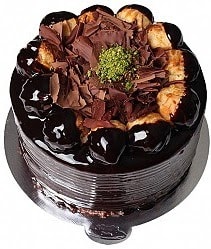 4 ile 6 kişilik Profiterollü Yaş pasta Trabzon pasta