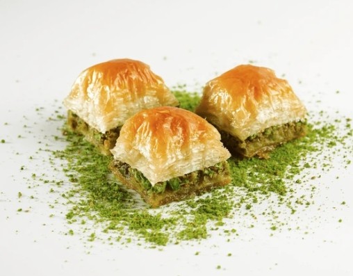 750 Gr Yoğun Antep Fıstıklı Çıtır Baklava Trabzon pasta
